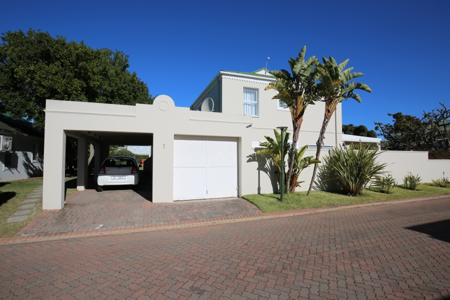 3 Bedroom Property for Sale in River Club Western Cape